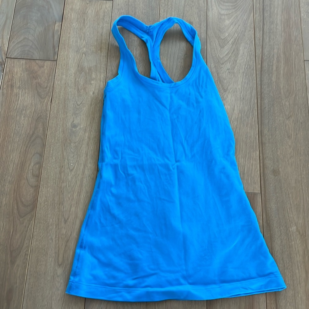 Lululemon top size 4
